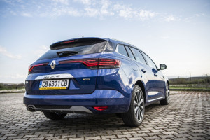 :  Renault Megane   ,    